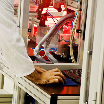 Prueba de la acreditación del laboratorio de prueba de Gts de los servicios del componente electrónico del espectrómetro y ser de tercera persona de prueba de la autentificación